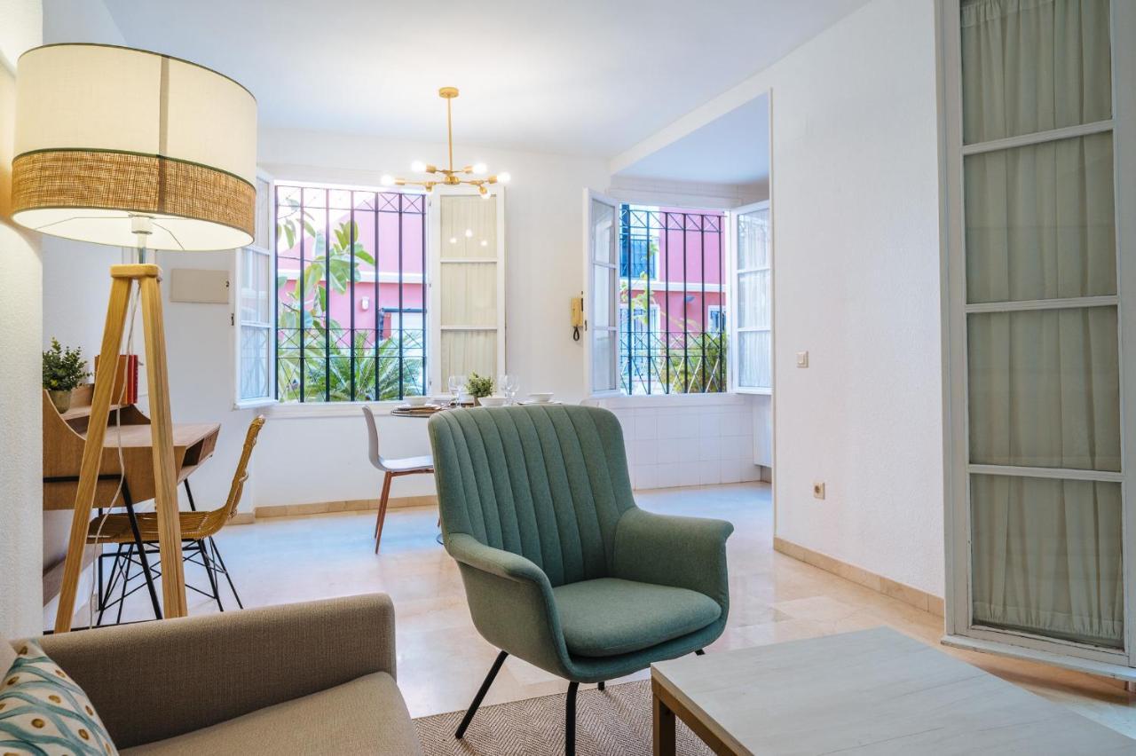Lirio Suite Apartment - Private Parking Included 塞维利亚 外观 照片